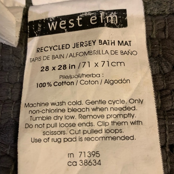 WEST ELM CHARCOAL RUG 28” X 28”/71cm - Picture 3 of 7